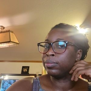 Meet your Posher, Leticia